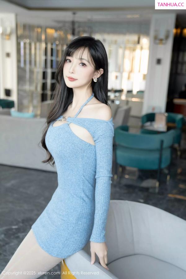   [XiuRen]高清写真图 2025.04.08 No.10124 樱桃小阑子 灰色丝袜第21张图片